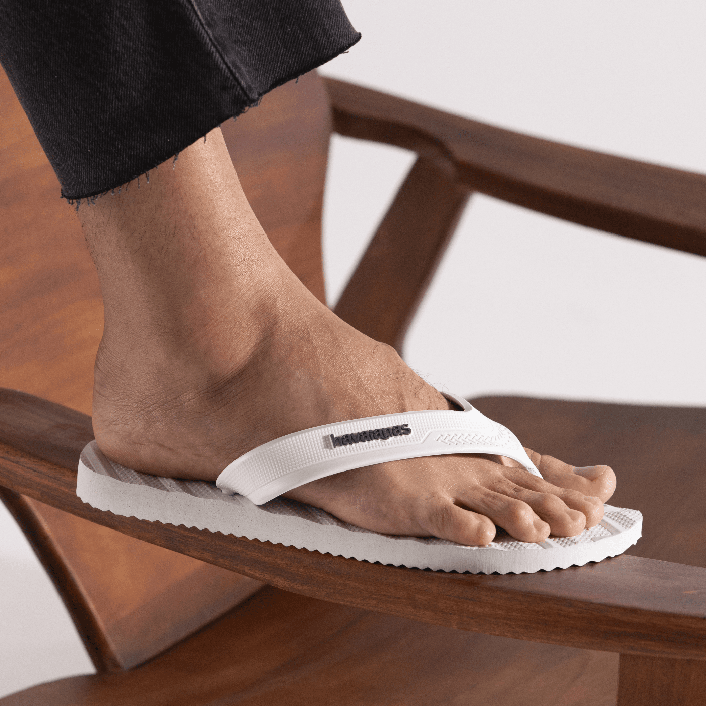 Chinelo Masculino Track Waves: Tiras Largas Confortáveis, Sola Texturizada, Maior Aderência