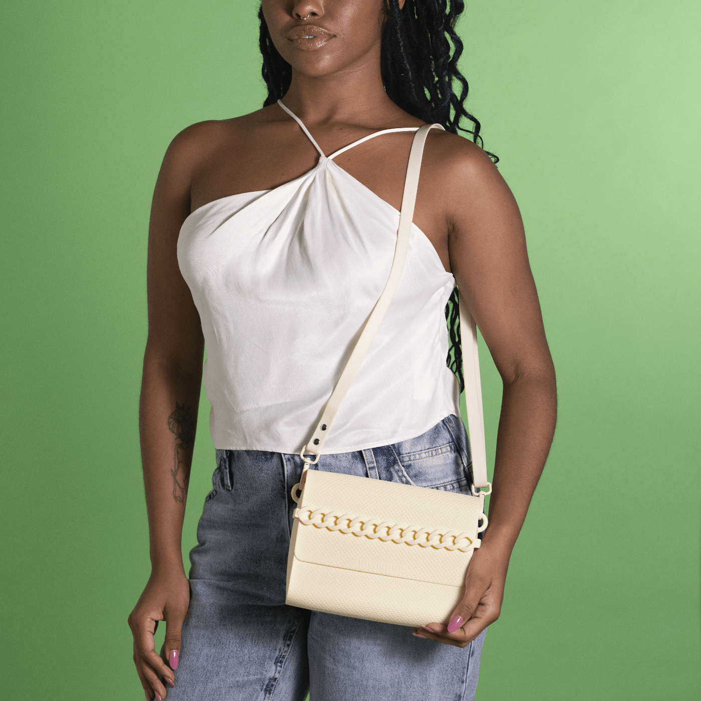 Bolsa Tiracolo Chains: Estilo, Praticidade e Silicone com Corrente Ajustável